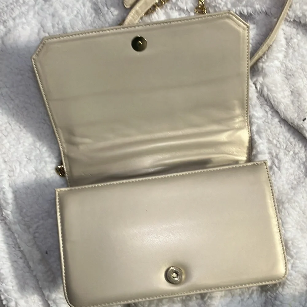 Gold BCBG Paris Chain Strap Crossbody Bag - Picture 7 of 10